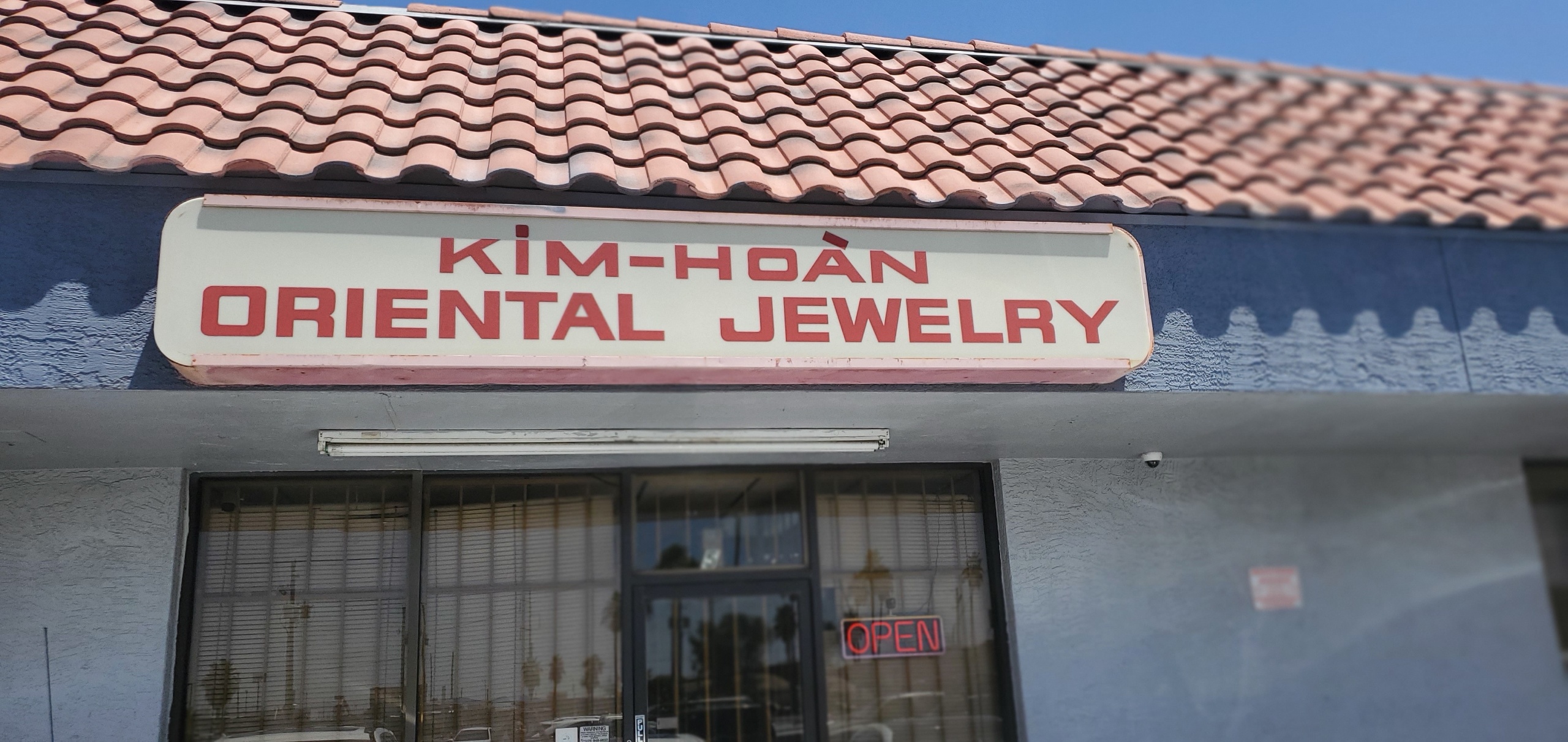 Kim Hoan Jewelry Store Sign